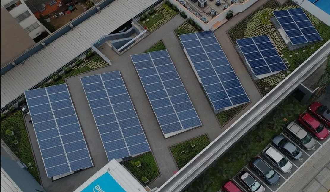 El uso de energía solar en las instalaciones de la empresa Engie implica un ahorro de electricidad y menos emisión de gases contaminantes. Fuente: Engie Energía Perú