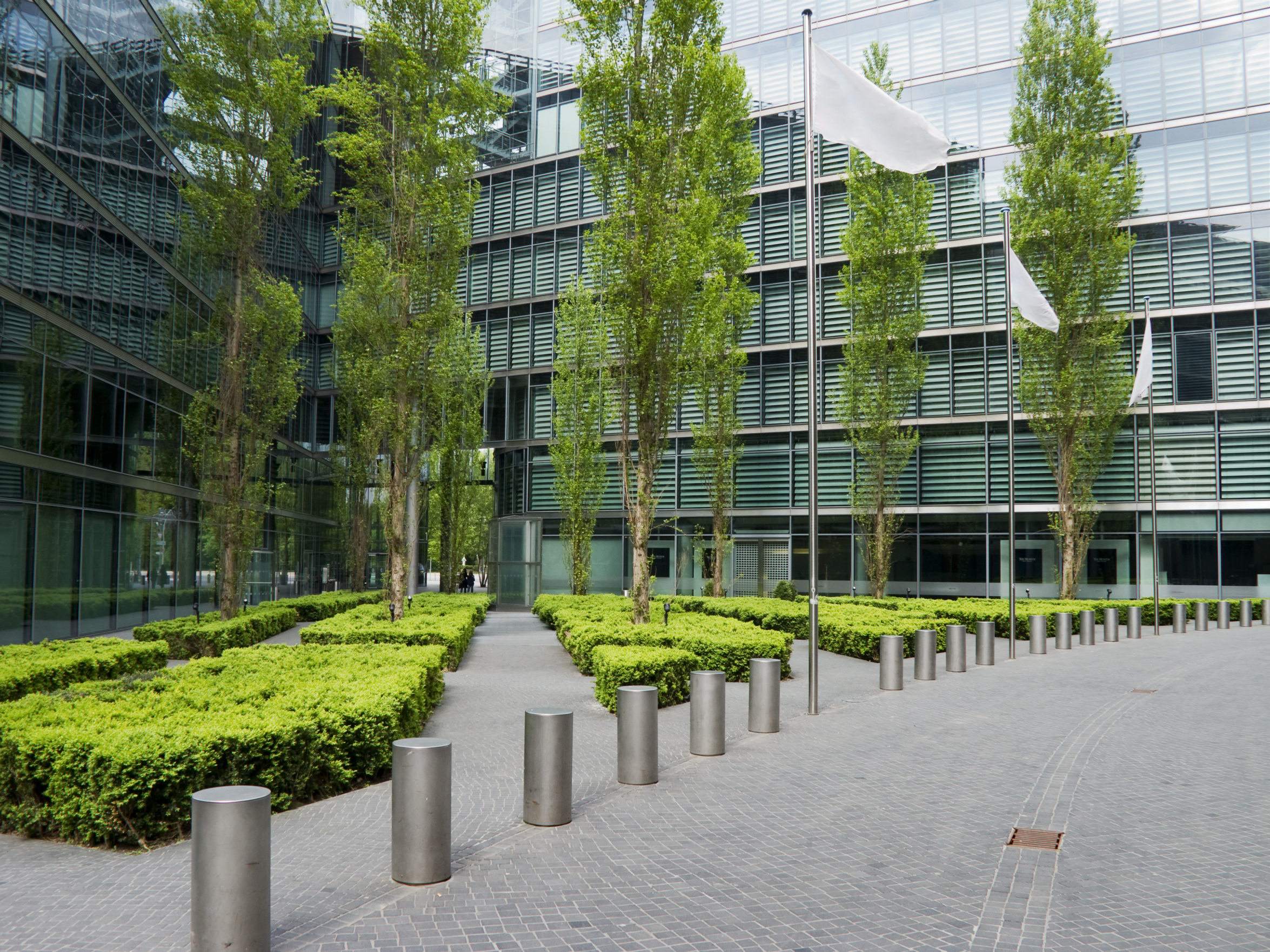 View,Of,A,Little,Public,Park,In,A,Modern,City